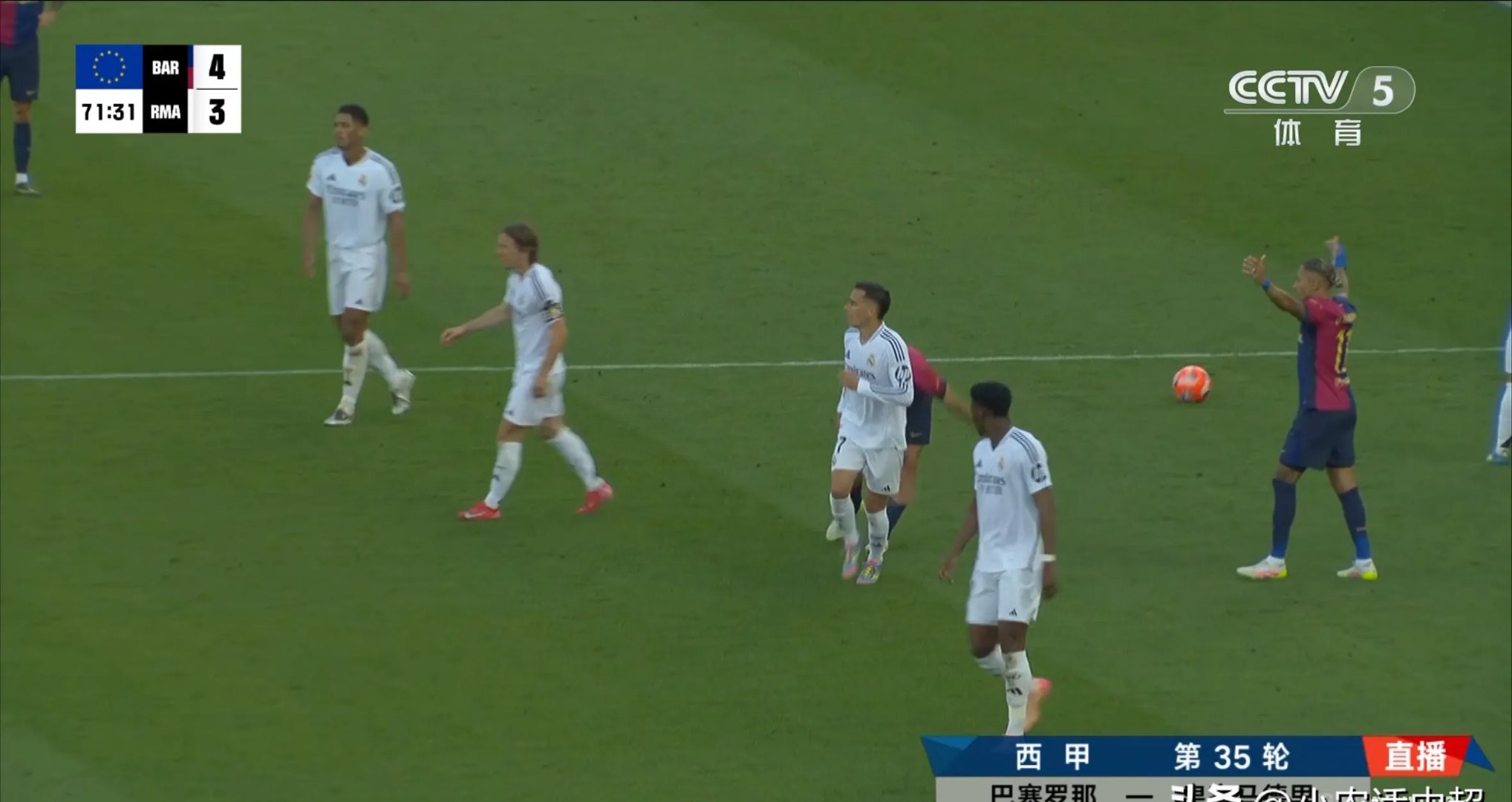 开云下载-西甲赛程吃紧，本菲卡赛后临场应变，气氛紧张，身体对抗强度拉满